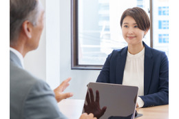 年上の部下に「遠慮」しすぎていませんか？関係をこじらせない「役割で伝える」会話術