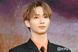 実写化「ブルーロック」出演話題の野村康太、兄・大貴＆弟とのディズニー満喫3ショット公開に反響「イケメンオーラダダ漏れ」「3人とも脚長すぎ」の声