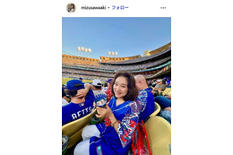 水沢アキ、20年ぶりアメリカから帰国の俳優長男との2ショット公開「イケメン」「活躍が楽しみ」と反響 画像