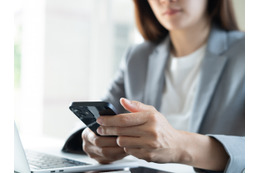 若手が「電話を嫌がる」のはなぜ？職場の世代間ギャップに悩む上司がわかっていない「若者特有の心理」とは