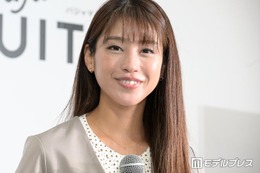 1児の母・岡副麻希、夫・蒲生尚弥選手＆1歳娘とのいちご狩りショット投稿「ポーズが可愛い」「イチゴカラーの洋服素敵」の声 画像