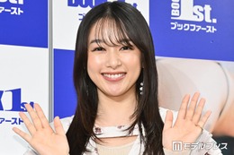 桜井日奈子、ウエディングドレス姿披露 ドラマオフショットに「言葉失う美しさ」「デコルテ綺麗すぎ」の声 画像