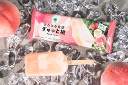 ファミマ、“販売数100万本超”桃アイスバーが進化 福島の桃果汁を48％使用