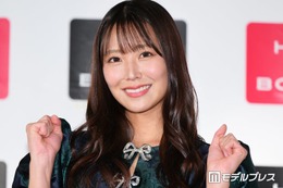 元NMB48白間美瑠、胸元ざっくりミニ丈ノースリ姿＆水着姿公開 ベトナム旅行ショットにファン歓喜「セクシーすぎる」「服どうなってるの？」