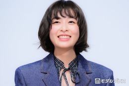 森七菜、スリットから美脚ちらり シックな衣装姿に「大人の色気凄い」「艷やかな透明感」と反響 画像