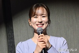皆藤愛子アナ、ノースリーブで二の腕スラリ 華やかレースワンピ姿に「清楚で上品」「透明感がすごい」と絶賛の声