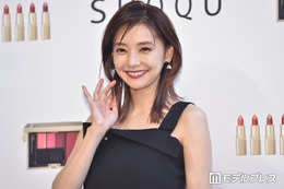 倉科カナ、美背中開放の上品ドレス姿が話題「女神のような神々しさ」「まさにエレガント」