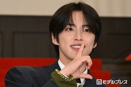 JO1河野純喜、ソロMC初挑戦に緊張 指原莉乃＆満島真之介から本番直前の様子暴露され照れ笑い【CELEB SECRET】