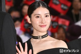 土屋太鳳、娘との2ショット公開「どんどん大きくなって」「映画のワンシーンみたい」と反響 画像