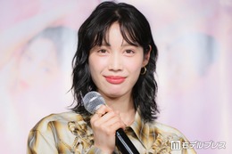 中村ゆりか、美脚際立つミニワンピコーデ2ルック披露「スタイル抜群」「どんな服も似合ってて天才」