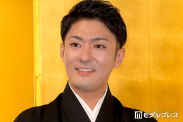 中村芝翫の長男・中村橋之助、妻・能條愛未とのファーストバイト＆腕組み披露宴ショット公開「和も洋も似合う」「美男美女で眼福」の声