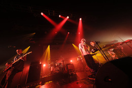 次世代バンドChevon×Kroi、ジャンル超えた熱狂ステージで観客魅了 ツーマンライブ開催【MUSIC AWARDS JAPAN WEEK SPECIAL LIVE】 画像