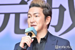 中村獅童「可愛くお化粧をしてもらった白塗りハルナツ兄弟」息子2ショット披露「そっくり」「成長早すぎる」