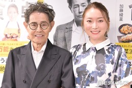 加藤綾菜、夫・加藤茶との結婚15周年でウエディングショット公開「もう15年だなんてびっくり」「大人なウエディング姿が素敵」の声