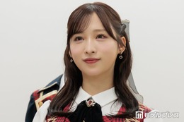 AKB48小栗有以、ぴったりミニT×ダメージジーンズで美スタイル際立つ「ウエスト綺麗すぎ」「脚長い」の声