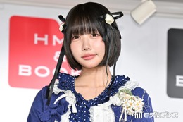 あの、フリルのミニスカからほっそり美脚スラリ「完璧スタイル」「脚長すぎる」と絶賛の声 画像