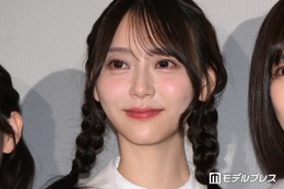 乃木坂46弓木奈於、美脚際立つミニスカ衣装ショットに絶賛の声「ロックっぽくてかっこいい」「脚長くて綺麗」