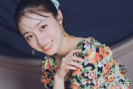 橋本環奈、チェ・ジョンヒョプと相談して作り上げた胸キュンシーン 共演者とのLINEグループは2日で誕生「陽キャの集まり」【「バカンスの法則」インタビュー】
