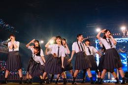 日向坂46五期生、初の単独アリーナ公演で躍動 大野愛実が代表スピーチ「五期生の10人とこの世界で存在できてよかった」