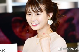 “準ミス青山”井口綾子、大胆胸元＆背中開きオフショル姿に反響「大人の色気全開」「肩のラインが綺麗」 画像