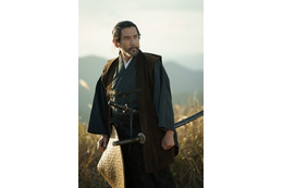 『黒牢城』10億円突破！黒沢清監督史上最高興収　本木雅弘「きっと村重も驚いている」  本編冒頭映像が初公開