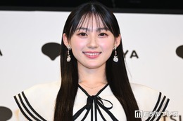 乃木坂46川崎桜、ミニ丈ワンピ×タイツから美脚披露「頭身バランスが神」「美しい」と絶賛の声 画像