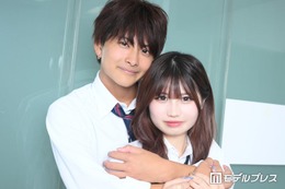 「今日好き」けんみあカップル、ディズニーデートショット公開「絵になる美男美女カップル」「シミラールックで可愛い」の声 画像