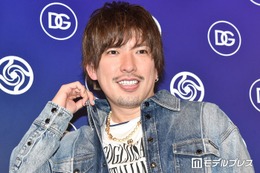 本郷杏奈「最近パパっ子」夫・EXITりんたろー。＆2歳息子の親子ショット公開「お寿司屋さんかな？」「パパの顔になってて素敵」と反響 画像