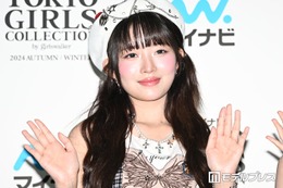 IVEレイ、花柄ノースリミニ丈ワンピで美脚に視線集中「レジェンド級のビジュアル」「お人形さんみたい」の声 画像