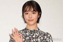 唐田えりか、美脚際立つオフショット公開「幻想的」「脚綺麗すぎます」 画像