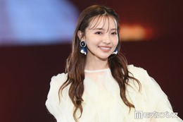 元NMB48村瀬紗英、ノースリ私服に熱視線「着こなしがおしゃれ」「鎖骨くっきりで綺麗」 画像