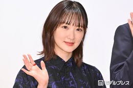 生駒里奈、色白美肌際立つノースリ姿に熱視線「透明感がすごすぎる」「大人な表情も素敵」