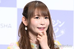 双子の母・中川翔子、双子兄との“ファミレスデビュー”ショット公開「お利口さんですね」「抱っこされて寝てるの可愛い」の声 画像