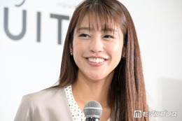 1児の母・岡副麻希、娘と夏祭り満喫ショット公開「ママにべったりで可愛い」「娘ちゃんの浴衣姿愛おしい」
