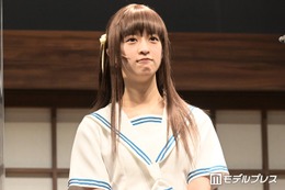 乃木坂46メンバー、ダメージタイツ×ミニスカで美脚チラリ 卒業目前の衣装ショットに「脚が綺麗すぎる」「永久保存版」と絶賛の声