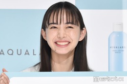 井桁弘恵、ほっそり二の腕際立つノースリーブ姿でJリーグ観戦「カジュアルコーデ可愛すぎる」「スタイル抜群」と反響