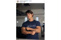 「シャッフルアイランド」しんたろう（真子心太朗）「バキバキのパンパンマンだった2年前」肉体美際立つ上裸ショット公開「彫刻みたい」「思わず見惚れちゃいます」の声
