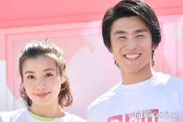 仲里依紗「キツネさん着てくれてありがとう」夫・中尾明慶とのペアルック公開に反響「2人とも似合ってる」「素敵な夫婦」