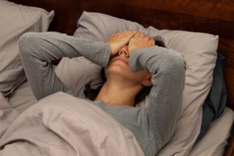 「あのとき病院に行っておけばよかった」不調を”なかったこと”にしていた40代女性が、夜中に救急搬送されるまで【100人の更年期・2026年お盆ベストセレクション】