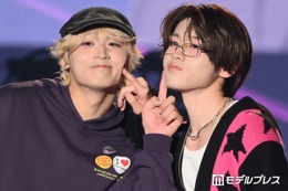 DXTEEN大久保波留＆田中笑太郎、あざとい“ほっぺツン”で沸かす トレンド感溢れるY2Kコーデ【TGC松山2026】