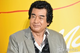 藤岡弘、「愛車のキャンピングカーで」子供達4人とのアウトドアショット公開「スタイルも顔も最強」「美男美女揃い」と反響