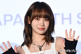 LE SSERAFIMチェウォン、美ウエスト＆美脚際立つサマソニ衣装ショット披露「スタイル異次元」「格好良すぎる」