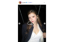 TWICEジョンヨン、ショーパンから圧巻美脚スラリ「異次元のスタイル」「何頭身？」と絶賛の声