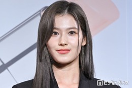 TWICEサナ、美デコルテ輝くノースリーブ姿に反響相次ぐ「圧倒的美」「透明感がすごい」