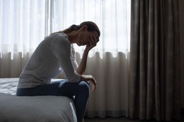 45歳、夜の営みのときに「耐えがたい痛み」が。私の更年期は思いがけないところからやってきた【100人の更年期・2026年夏のベストセレクション】