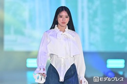 藤岡弘、次女・天翔天音、美脚際立つショーパンコーデ披露「スタイル抜群」「めちゃくちゃ脚長い」と反響