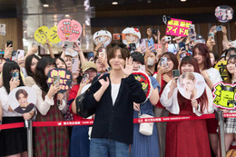 山田涼介、台北でソロアジアツアー開幕 ドームツアーから曲順組み替え・歓迎ムードの空港＆現地記者会見ショットも 画像