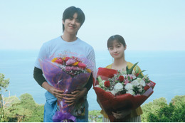 「絶賛ロス中」「忘れられない夏に」反響続々　橋本環奈＆チェ・ジョンヒョプら「バカンスの法則」撮了が公開