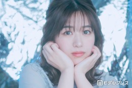 元AKB48メンバー、ノースリ×シャツのレイヤードで美肩チラリ「ラインが綺麗」「透明感レベチ」と反響 画像