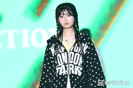 「今日好き」おひなさま（長浜広奈）パーカー×フリルスカートで甘辛ミックス【TGC2026A/W】 画像